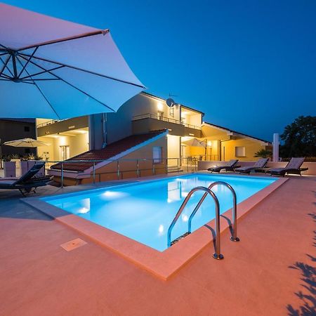 זאדאר Villa Petra S Bazenom, Rostiljem I Parkingom מראה חיצוני תמונה