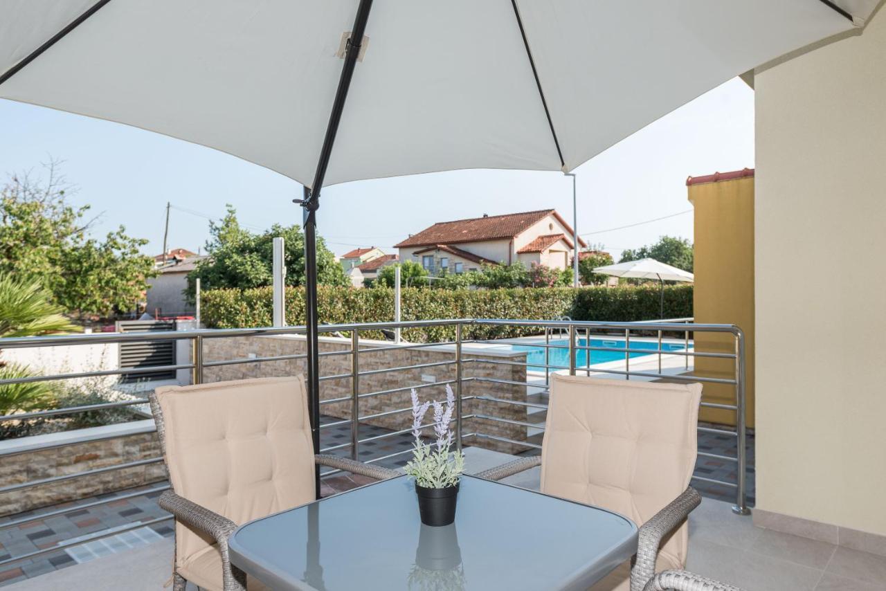 זאדאר Villa Petra S Bazenom, Rostiljem I Parkingom מראה חיצוני תמונה