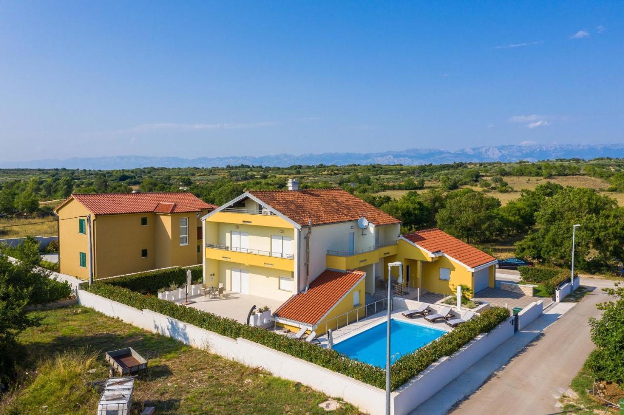 זאדאר Villa Petra S Bazenom, Rostiljem I Parkingom מראה חיצוני תמונה