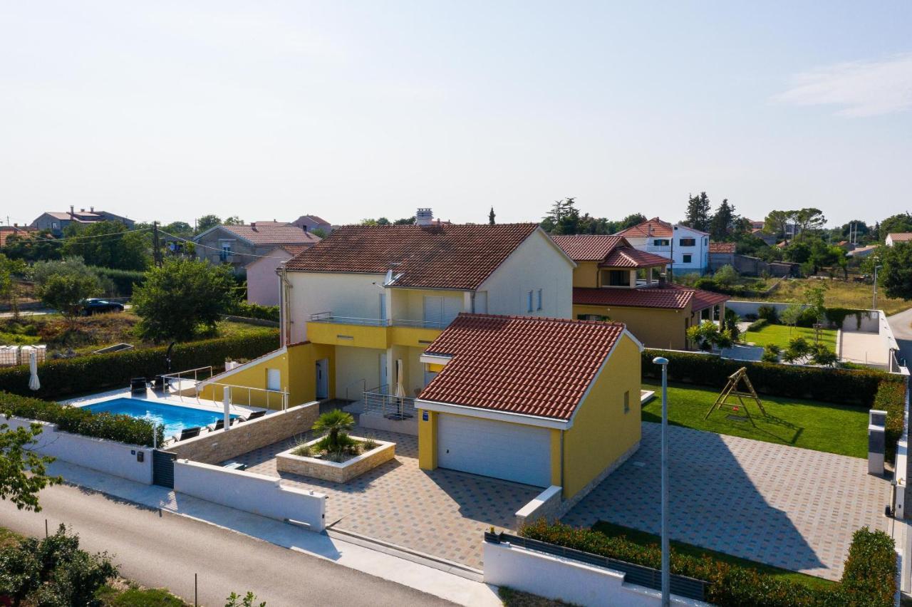 זאדאר Villa Petra S Bazenom, Rostiljem I Parkingom מראה חיצוני תמונה