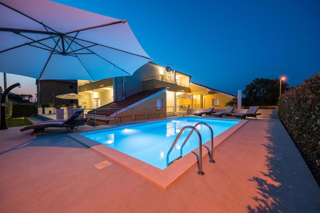 זאדאר Villa Petra S Bazenom, Rostiljem I Parkingom מראה חיצוני תמונה
