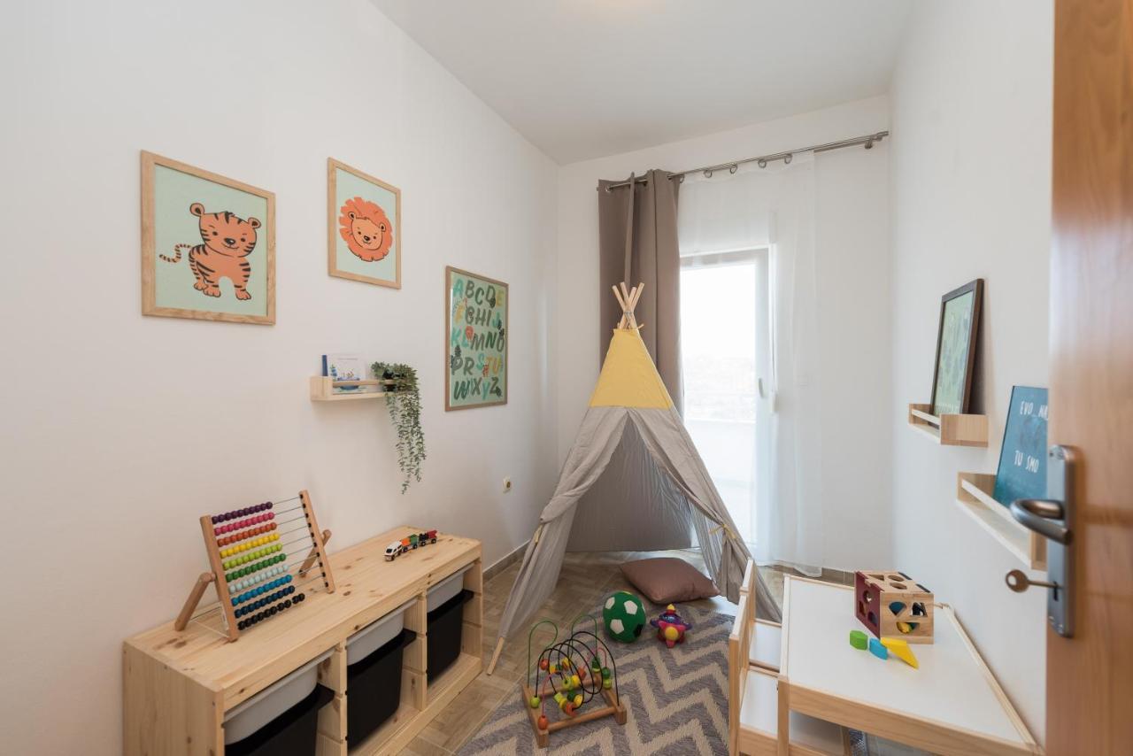 זאדאר Villa Petra S Bazenom, Rostiljem I Parkingom מראה חיצוני תמונה