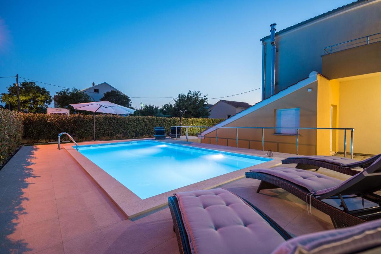 זאדאר Villa Petra S Bazenom, Rostiljem I Parkingom מראה חיצוני תמונה