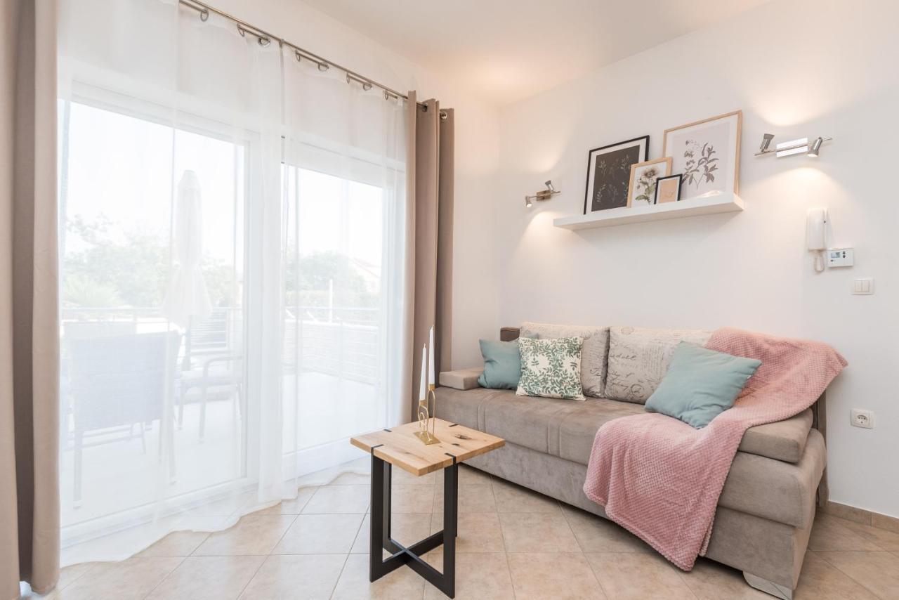 זאדאר Villa Petra S Bazenom, Rostiljem I Parkingom מראה חיצוני תמונה
