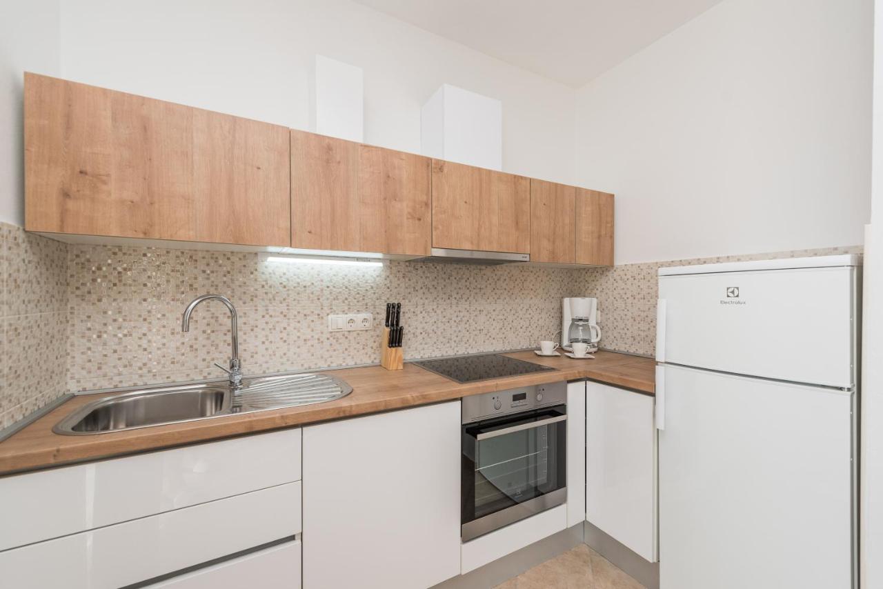 זאדאר Villa Petra S Bazenom, Rostiljem I Parkingom מראה חיצוני תמונה