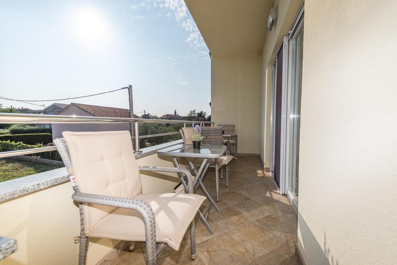 זאדאר Villa Petra S Bazenom, Rostiljem I Parkingom מראה חיצוני תמונה