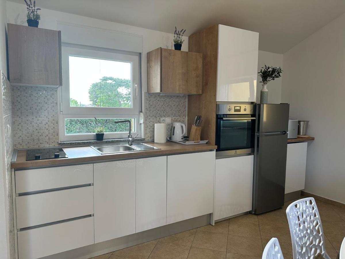 זאדאר Villa Petra S Bazenom, Rostiljem I Parkingom מראה חיצוני תמונה