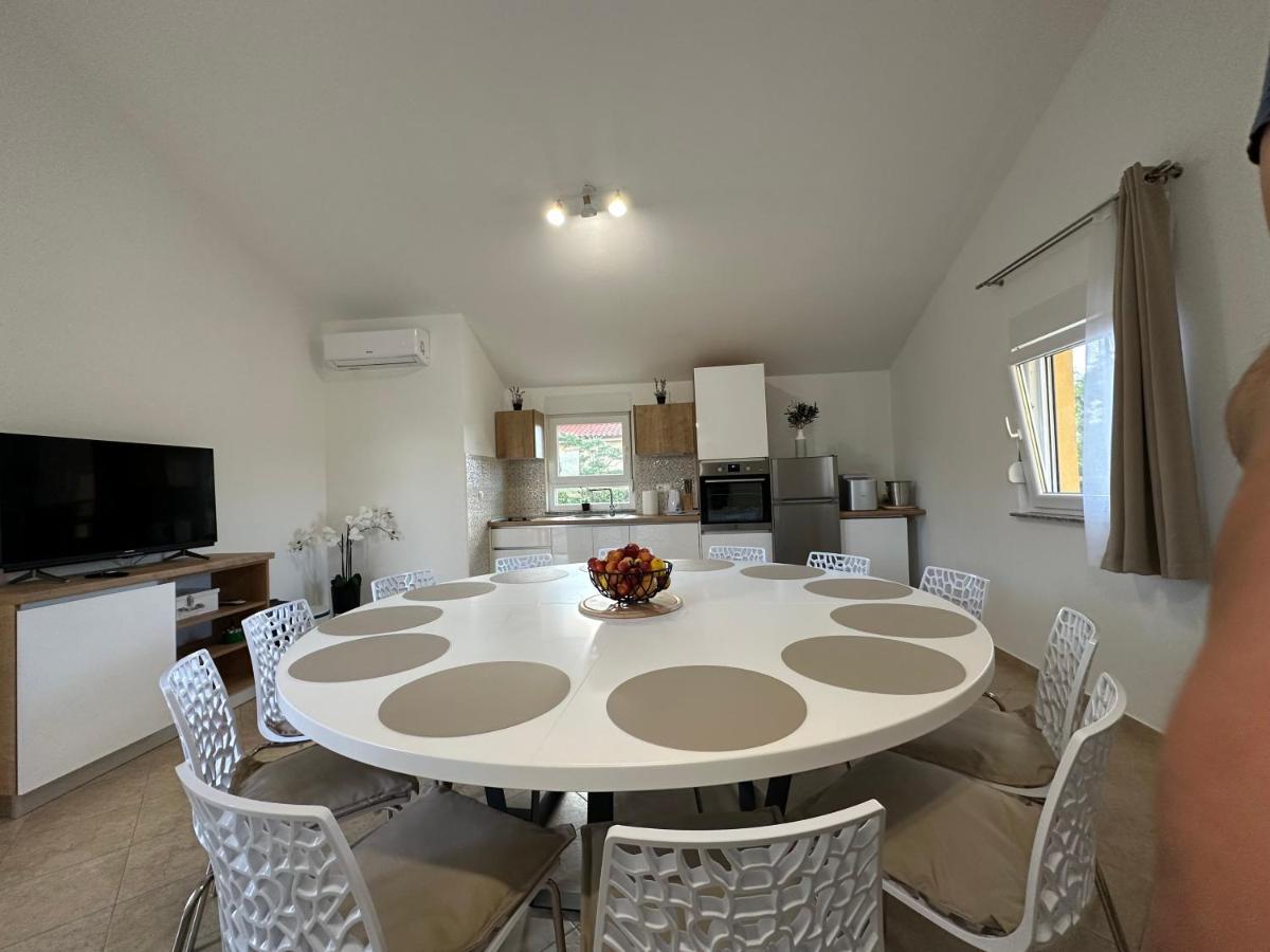 זאדאר Villa Petra S Bazenom, Rostiljem I Parkingom מראה חיצוני תמונה